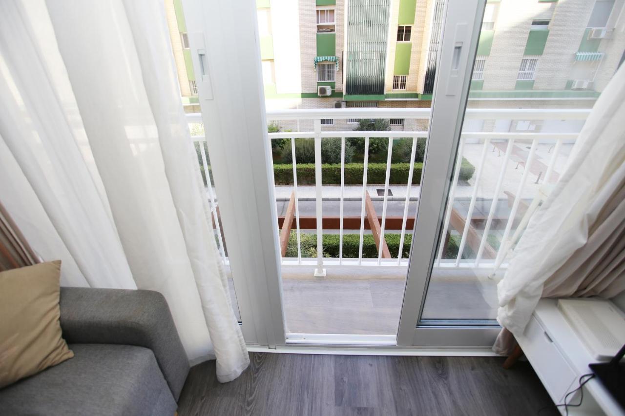 Ferienwohnung Apartamento En Calle Mendoza - Zona Huelin & 300 Mts De La Playa Málaga Exterior foto