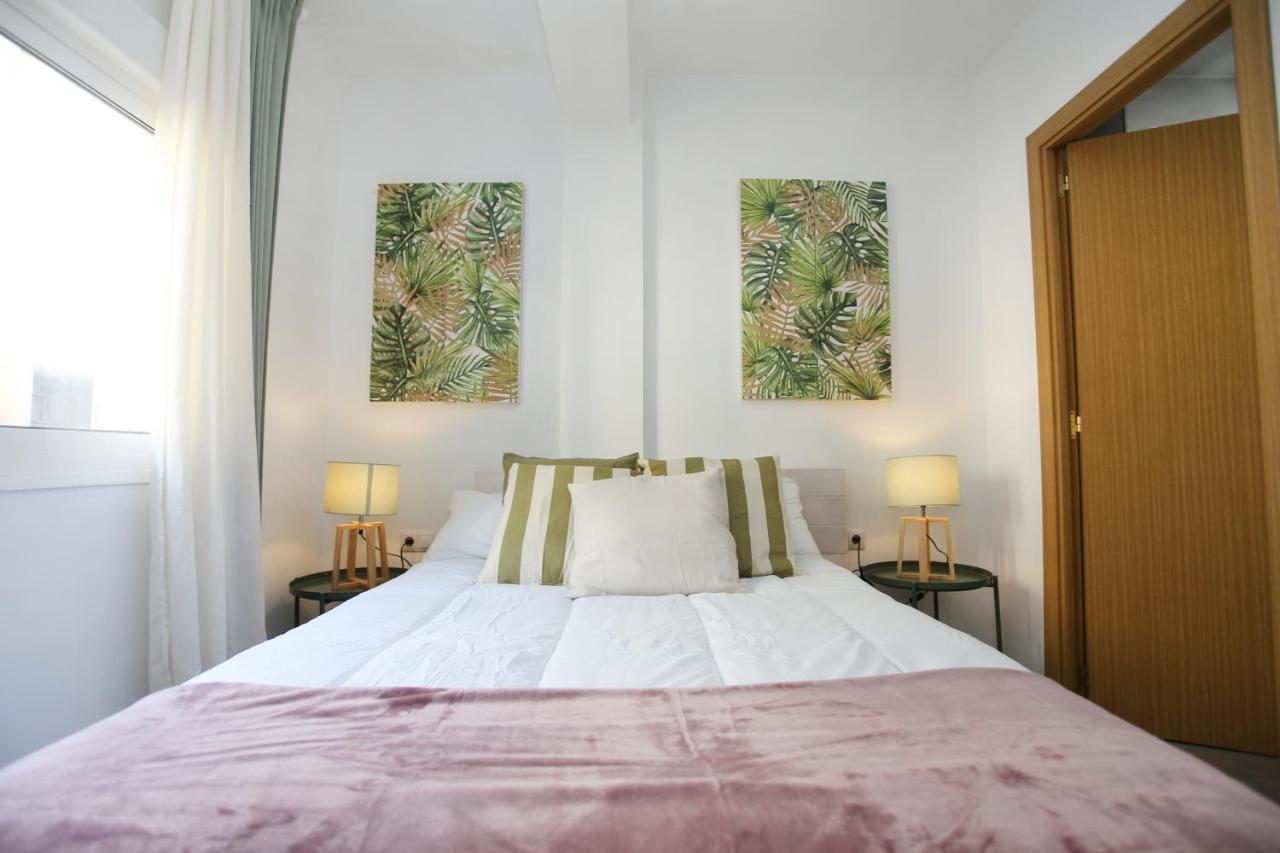 Ferienwohnung Apartamento En Calle Mendoza - Zona Huelin & 300 Mts De La Playa Málaga Exterior foto