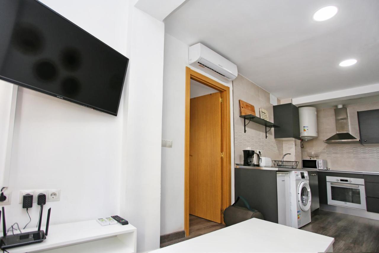 Ferienwohnung Apartamento En Calle Mendoza - Zona Huelin & 300 Mts De La Playa Málaga Exterior foto