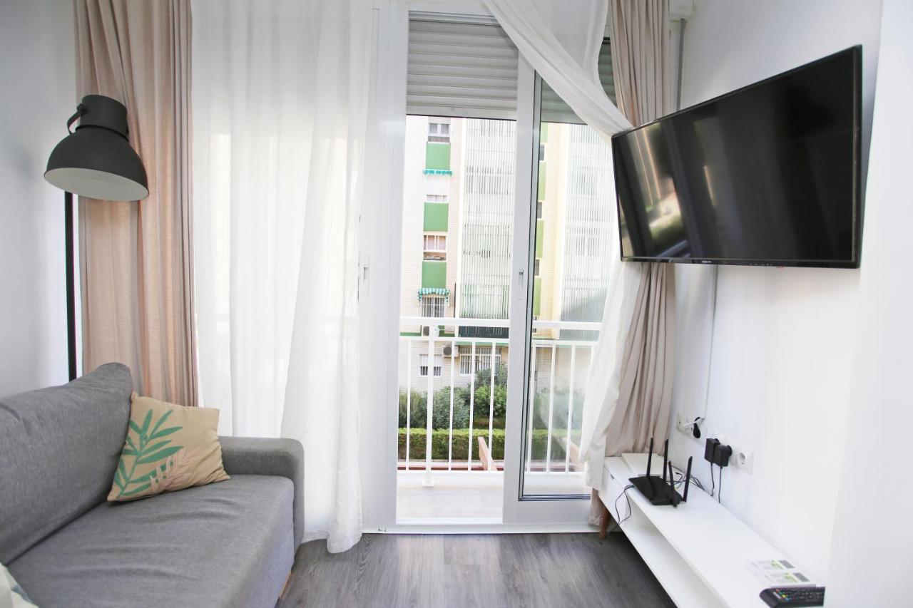 Ferienwohnung Apartamento En Calle Mendoza - Zona Huelin & 300 Mts De La Playa Málaga Exterior foto