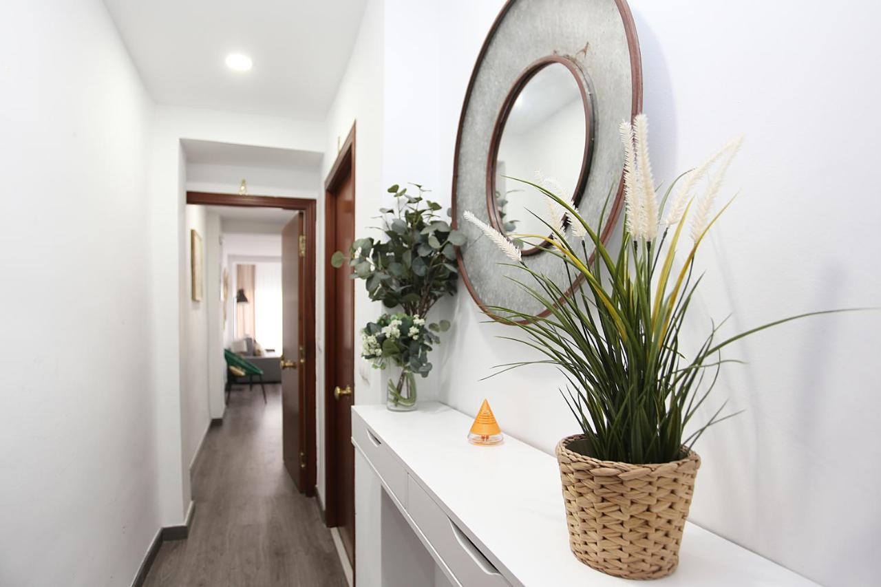 Ferienwohnung Apartamento En Calle Mendoza - Zona Huelin & 300 Mts De La Playa Málaga Exterior foto