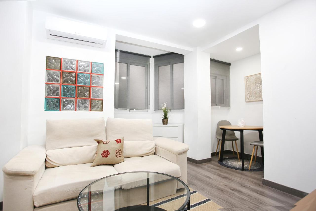 Ferienwohnung Apartamento En Calle Mendoza - Zona Huelin & 300 Mts De La Playa Málaga Exterior foto