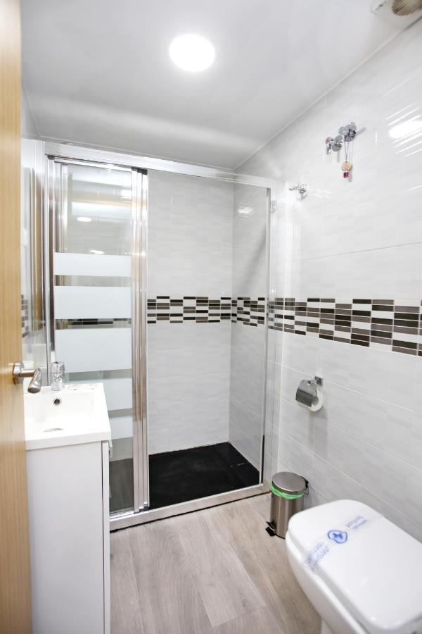 Ferienwohnung Apartamento En Calle Mendoza - Zona Huelin & 300 Mts De La Playa Málaga Exterior foto
