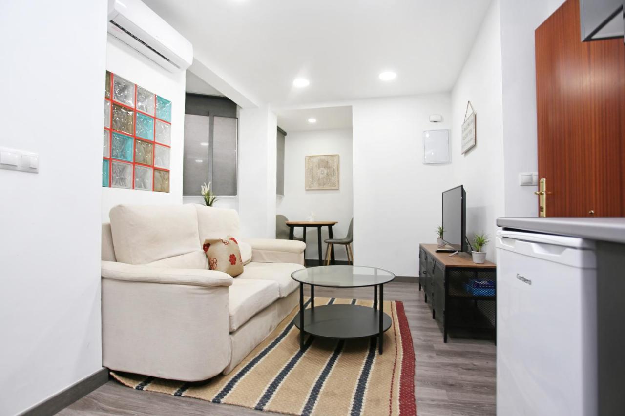 Ferienwohnung Apartamento En Calle Mendoza - Zona Huelin & 300 Mts De La Playa Málaga Exterior foto
